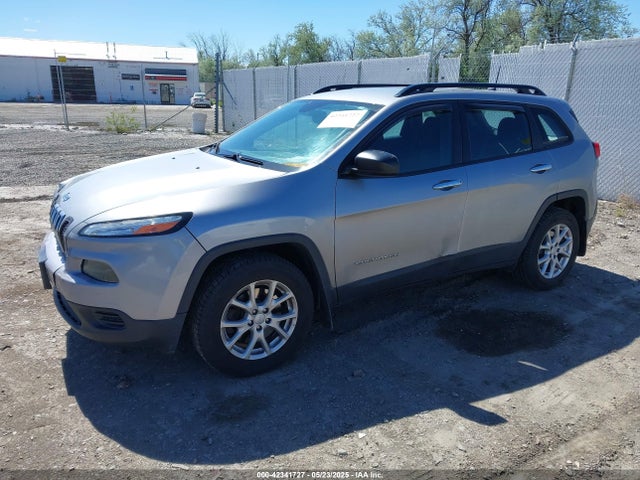 Jeep Cherokee 2016 1C4PJMAB8GW117609 Image 2