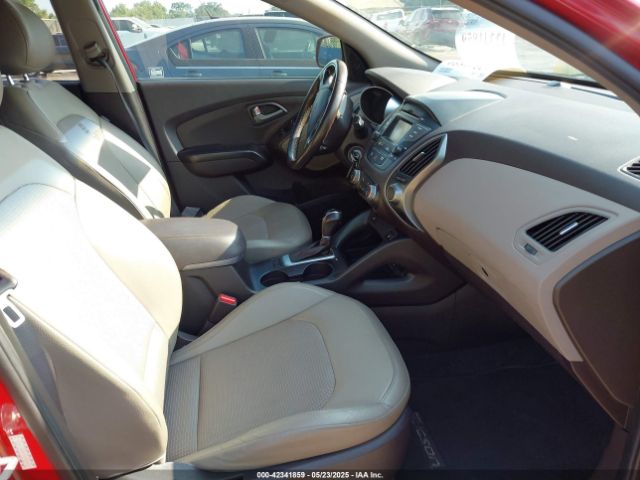 KM8JU3AG9FU106997 Hyundai TUCSON SE