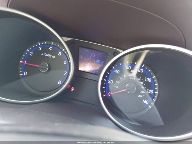 KM8JU3AG9FU106997 Hyundai TUCSON SE
