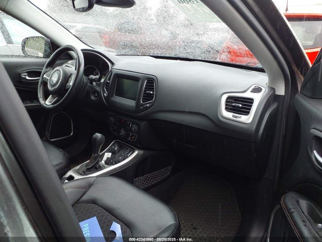 3C4NJDBB0JT185244 Jeep Compass Latitude 4x4