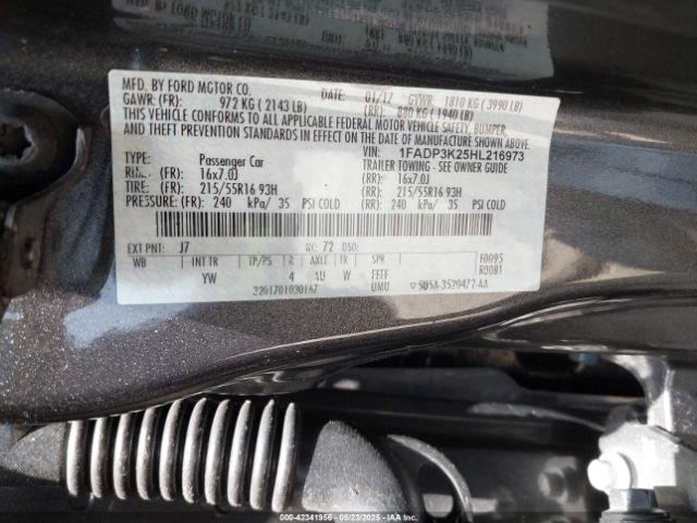 1FADP3K25HL216973 Ford FOCUS SE