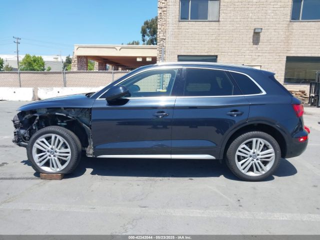 WA1CNAFY1J2199545 Audi Q5 2.0t Premium/2.0t Tech Premium
