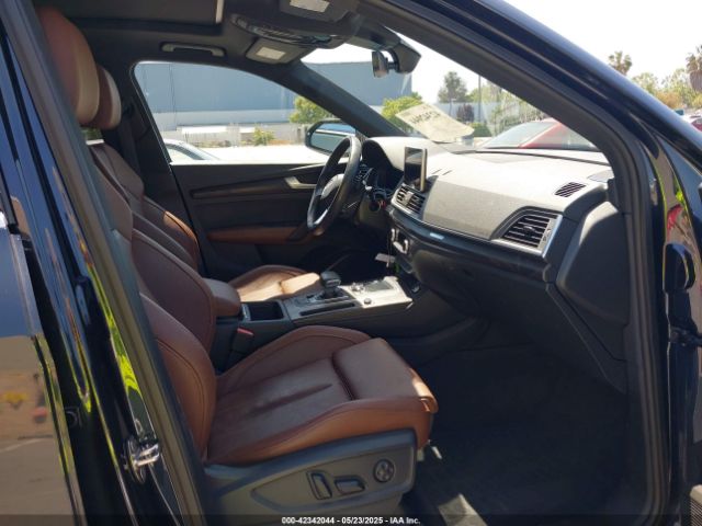 WA1CNAFY1J2199545 Audi Q5 2.0t Premium/2.0t Tech Premium