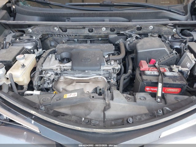 JTMZFREV4JJ742735 Toyota RAV4 LE