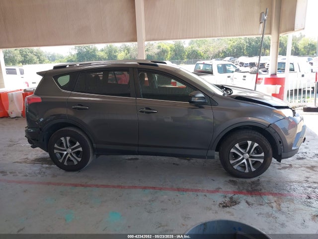 JTMZFREV4JJ742735 Toyota RAV4 LE