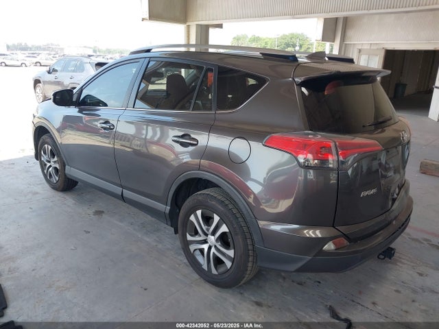 JTMZFREV4JJ742735 Toyota RAV4 LE