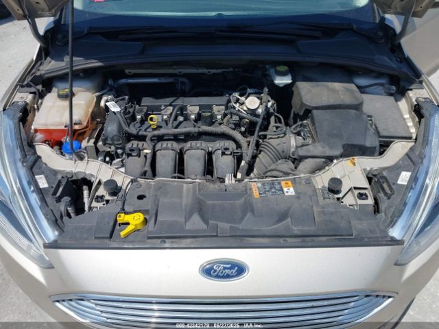1FADP3N21HL327581 Ford Focus Titanium