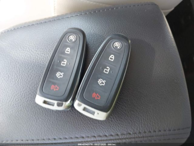 1FADP3N21HL327581 Ford Focus Titanium