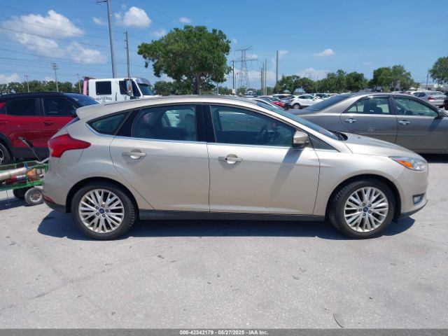 1FADP3N21HL327581 Ford Focus Titanium