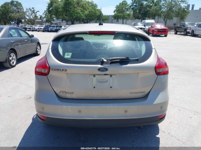 1FADP3N21HL327581 Ford Focus Titanium