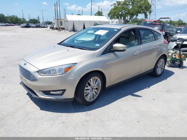 1FADP3N21HL327581 Ford Focus Titanium