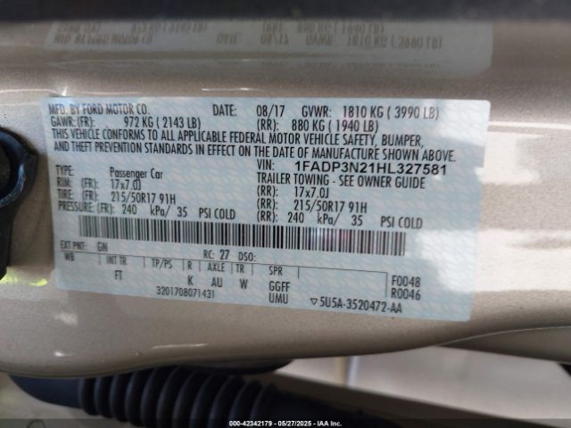 1FADP3N21HL327581 Ford Focus Titanium