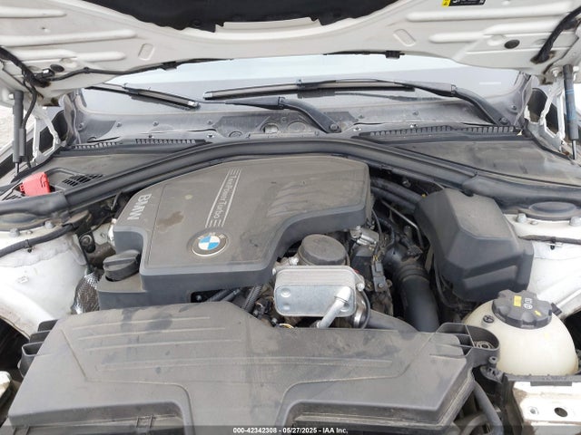 WBA8E1G38HNU15749 BMW 320i