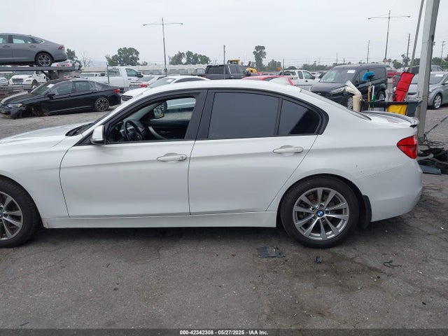 WBA8E1G38HNU15749 BMW 320i