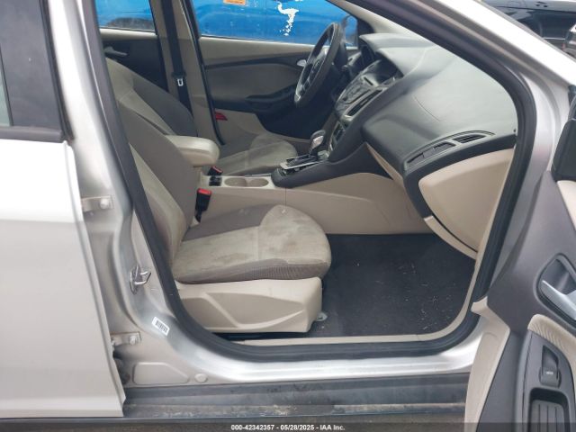 1FADP3F2XEL145047 Ford FOCUS SE