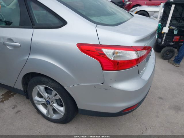 1FADP3F2XEL145047 Ford FOCUS SE