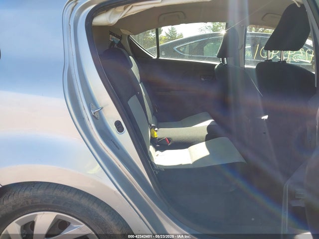 JTDKDTB36F1586860 Toyota Prius C Four/one/three/two