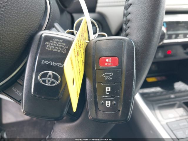 2T3A1RFV4RW411404 Toyota Rav4 Xle Premium