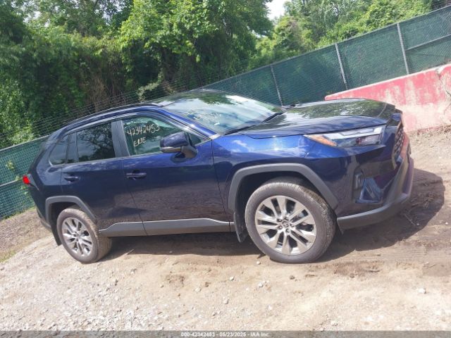 2T3A1RFV4RW411404 Toyota Rav4 Xle Premium