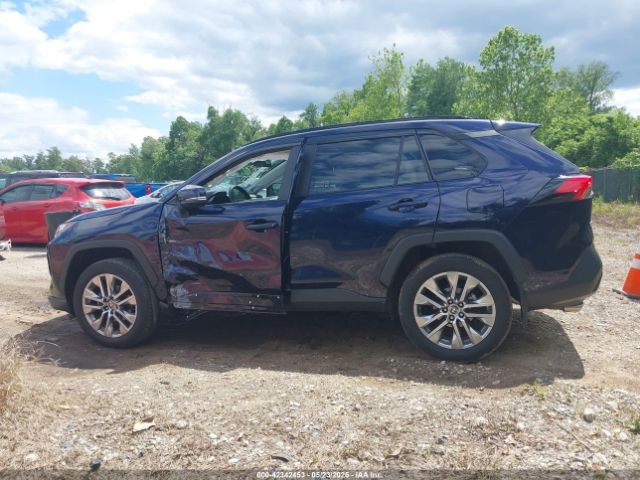 2T3A1RFV4RW411404 Toyota Rav4 Xle Premium
