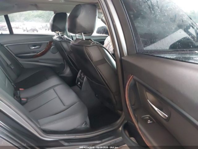 WBA8A9C54GK617747 BMW 320i