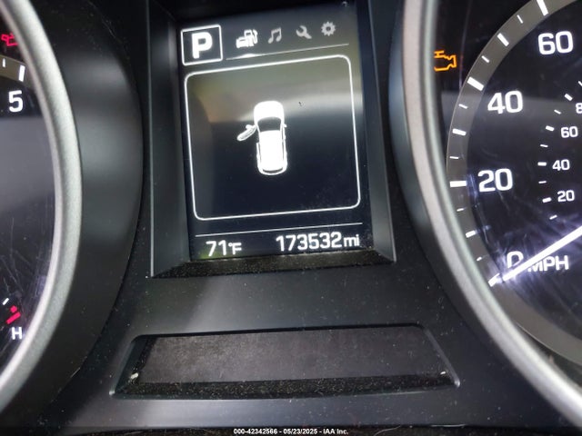 KM8SMDHF9JU268192 Hyundai Santa Fe Se