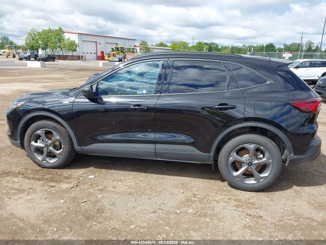 1FMCU9MNXSUA63061 Ford Escape St-line