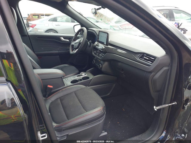 1FMCU9MNXSUA63061 Ford Escape St-line