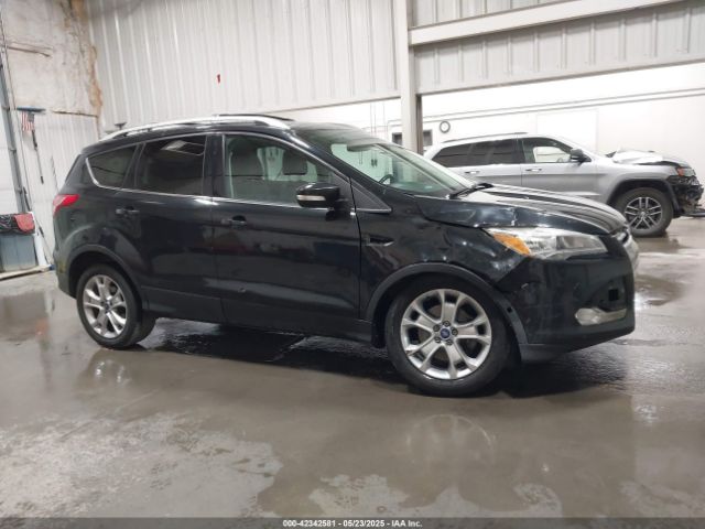 1FMCU9J95EUA18704 Ford Escape Titanium