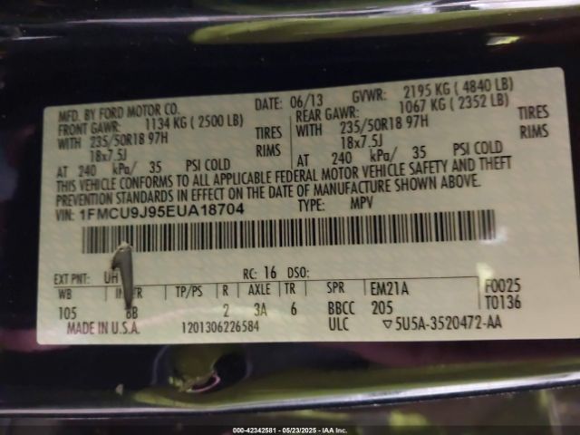 1FMCU9J95EUA18704 Ford Escape Titanium