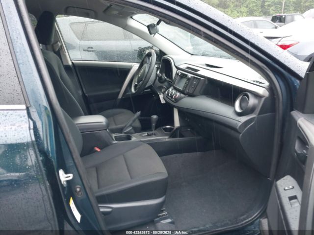 JTMBFREV2JJ206013 Toyota RAV4 LE