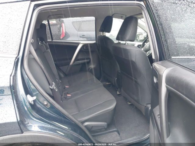 JTMBFREV2JJ206013 Toyota RAV4 LE