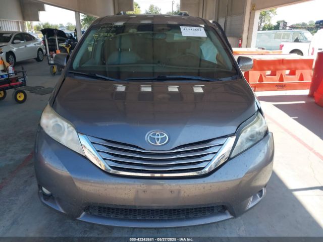 5TDYZ3DC0HS835216 Toyota Sienna Xle 8 Passenger