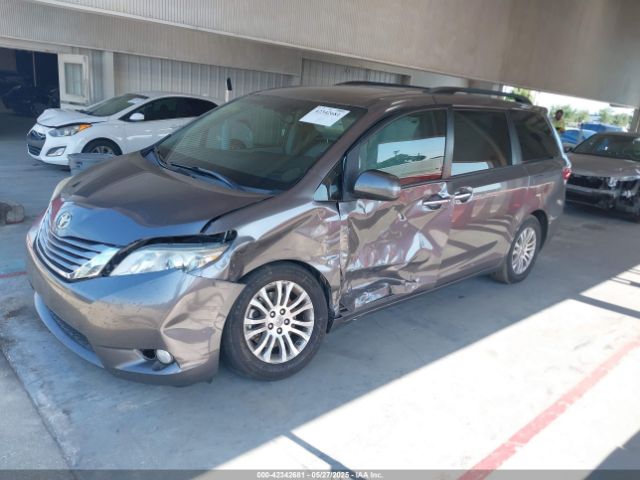 5TDYZ3DC0HS835216 Toyota Sienna Xle 8 Passenger