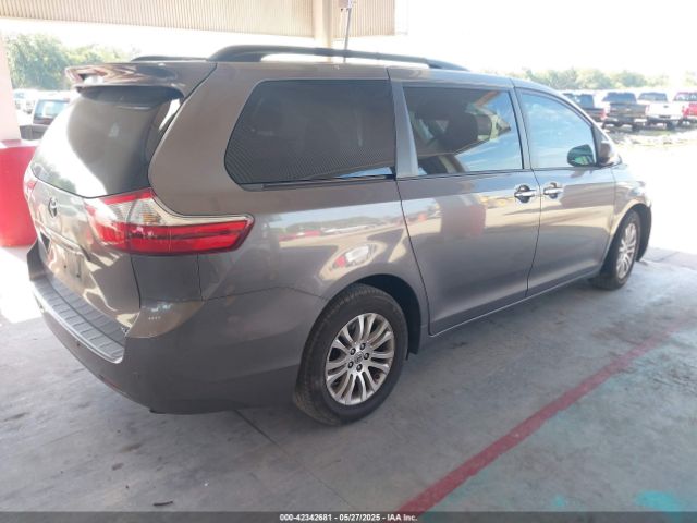 5TDYZ3DC0HS835216 Toyota Sienna Xle 8 Passenger