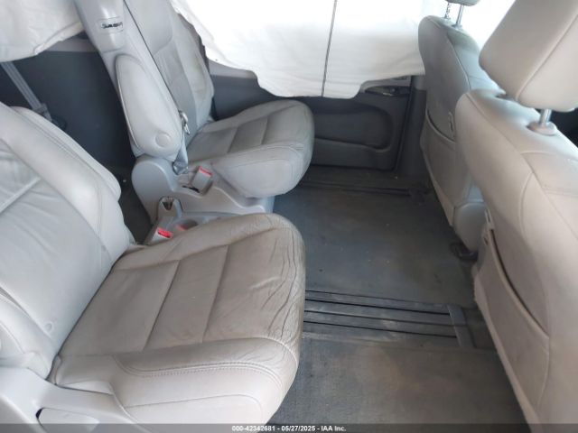 5TDYZ3DC0HS835216 Toyota Sienna Xle 8 Passenger