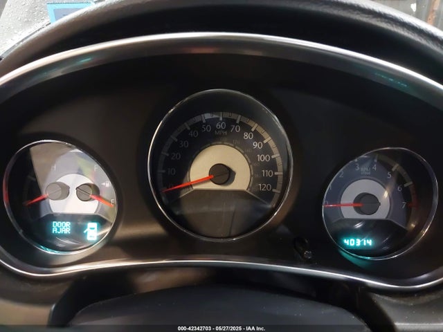 42342703 :رقم المزاد ، 1C3CCBBB2DN632705 vin ، 2013 Chrysler 200 Touring مزاد بيع