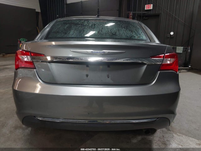 42342703 :رقم المزاد ، 1C3CCBBB2DN632705 vin ، 2013 Chrysler 200 Touring مزاد بيع