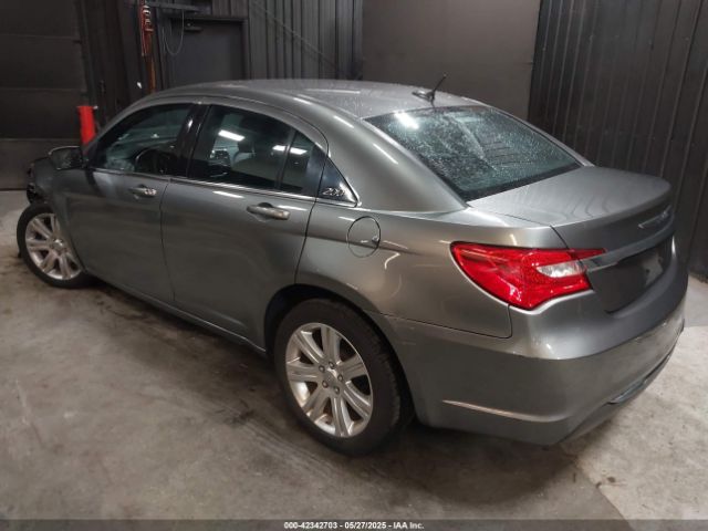 2013 CHRYSLER 200 1C3CCBBB2DN632705 Photo 2