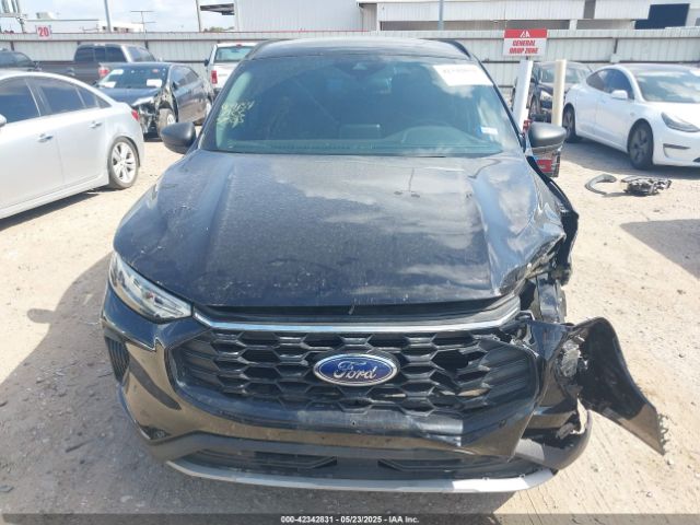 1FMCU0MN8SUA09401 Ford Escape St-line