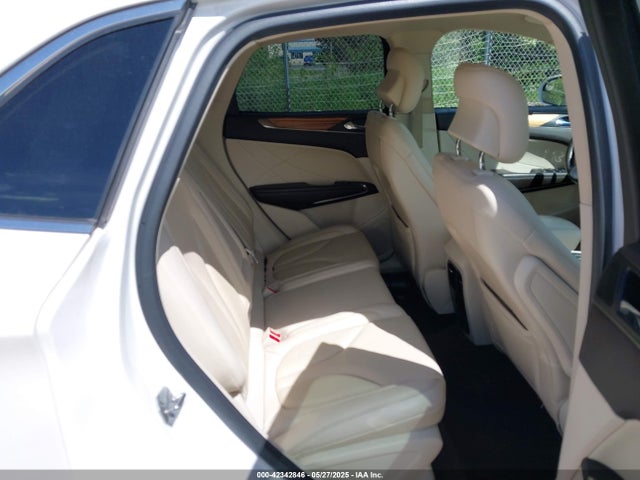 5LMCJ1A95FUJ26636 Lincoln 2015