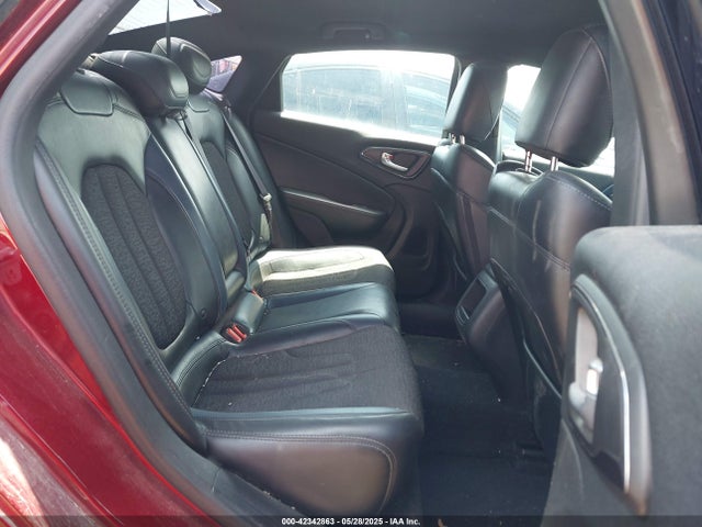 1C3CCCBG8FN636004 Chrysler 200 S