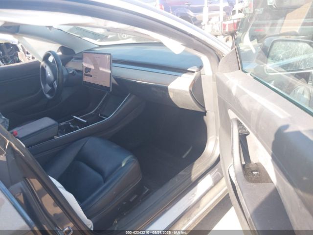 2018 TESLA MODEL 3 5YJ3E1EB8JF083257 Photo 4