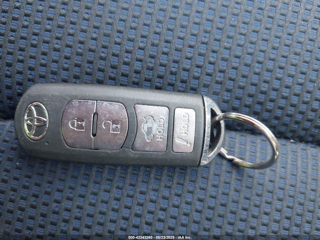 3MYDLBYV6HY173075 Toyota YARIS IA
