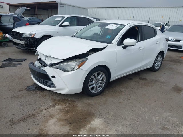 3MYDLBYV6HY173075 Toyota YARIS IA