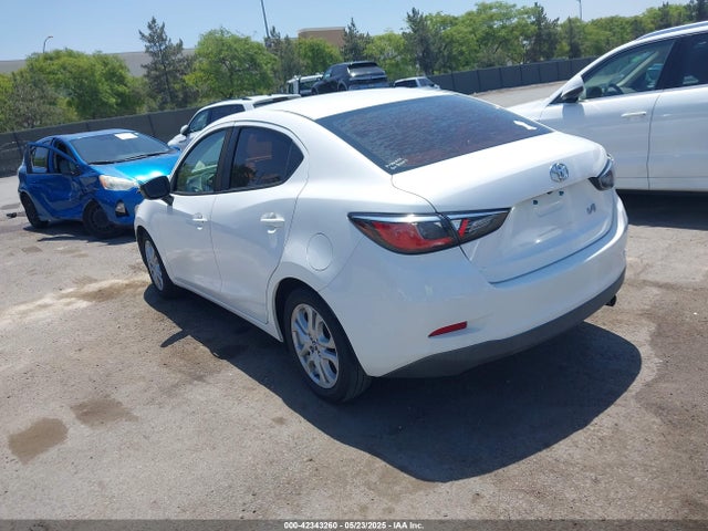 3MYDLBYV6HY173075 Toyota YARIS IA