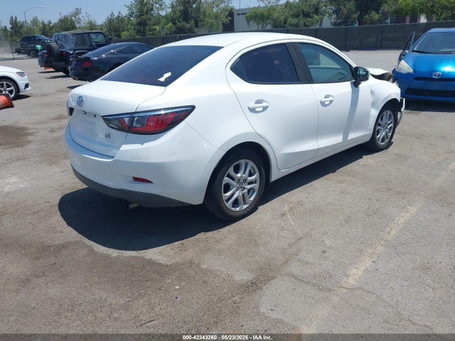 3MYDLBYV6HY173075 Toyota YARIS IA