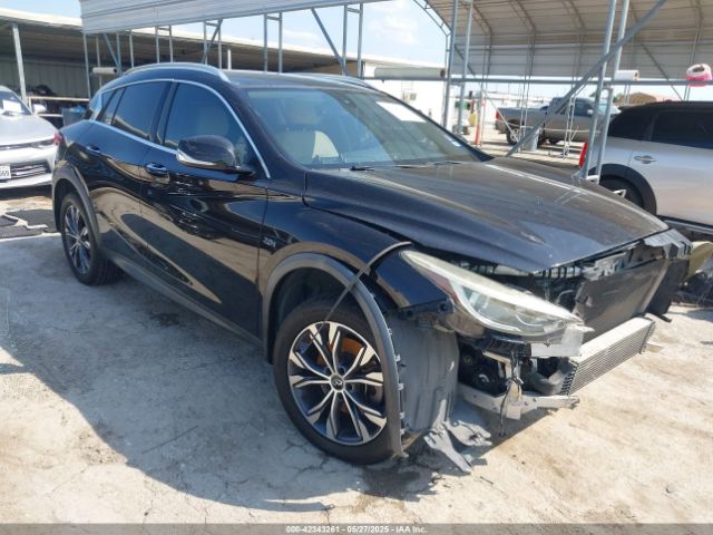 2017 INFINITI QX30 SJKCH5CR5HA038047