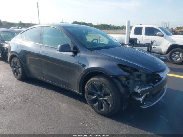 2024 TESLA MODEL Y 7SAYGDED3RA329355