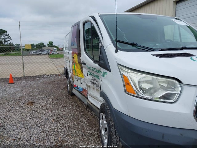 1FTNR1ZM7FKA88758 Ford 2015